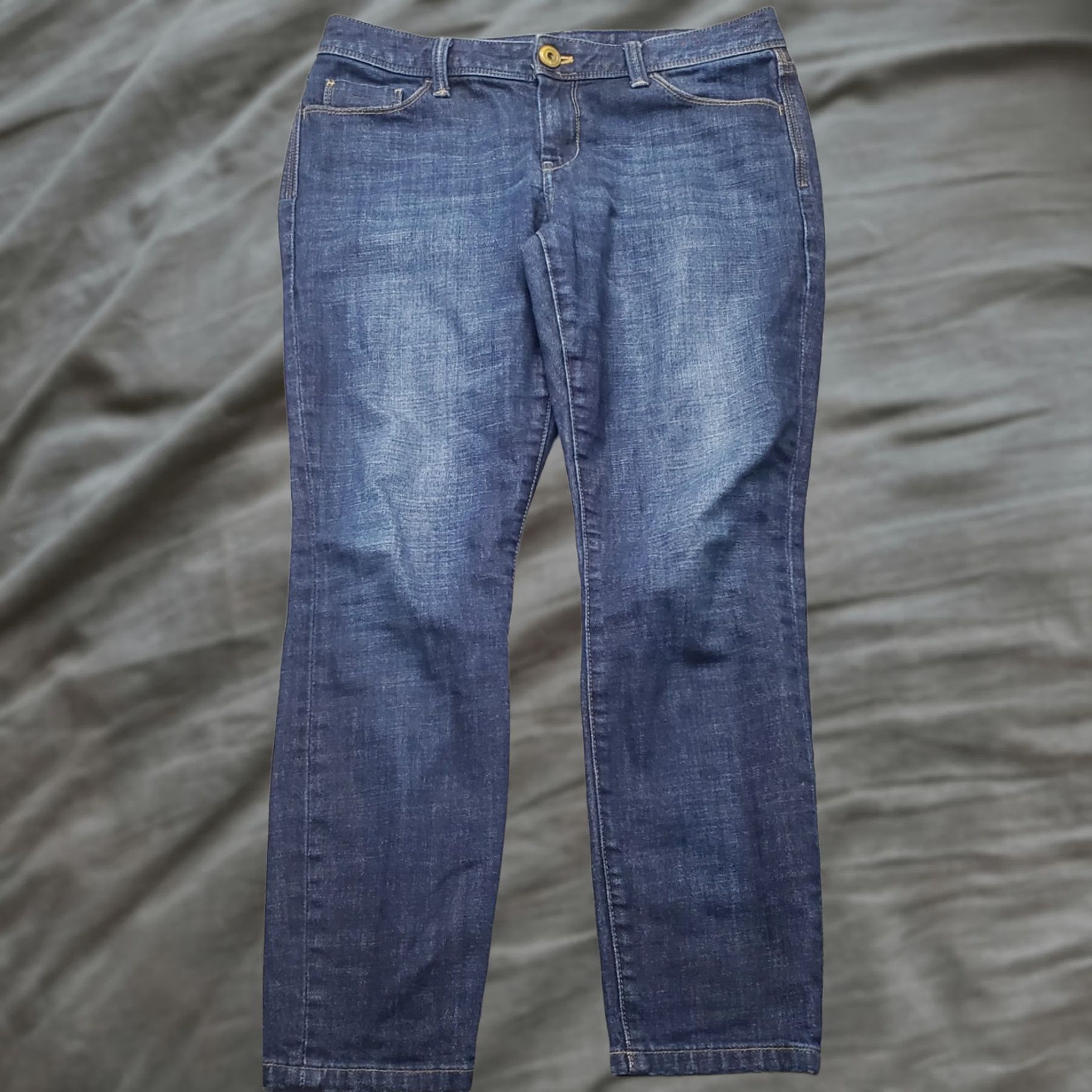 Banana Republic Banana Republic Jeans Womens 27P Blue Denim Skinny Leg 5-Pocket Regular Fit 32.5" Outseam Inseam 24.75" Vintage? No Size 27" / US 4 / IT 40 - 1 Thumbnail