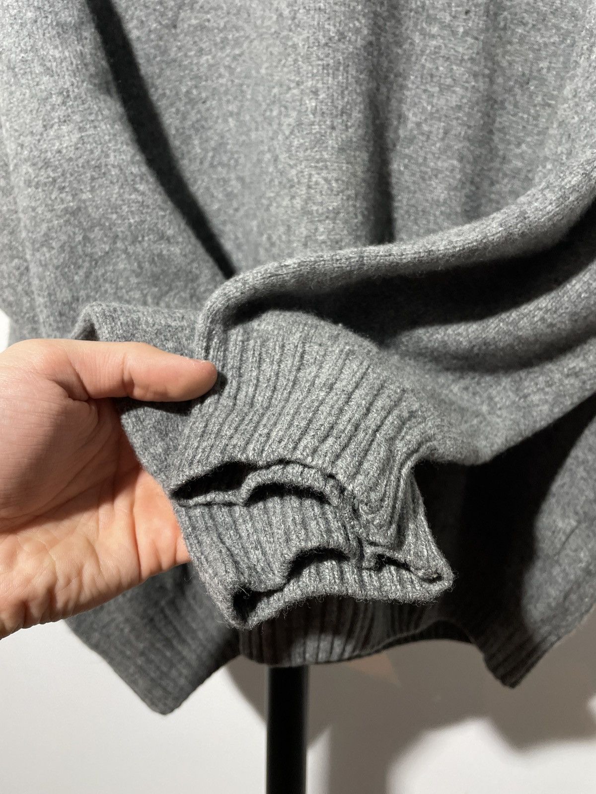 Mercedes-Benz × Vintage Vintage Mercedes Benz Wool V-Neck Sweater Size US M / EU 48-50 / 2 - 5 Thumbnail