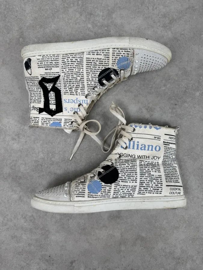 John Galliano 2004 John Galliano White Canvas Newspaper Studded High Sneakers Size US 9 / IT 39 - 3 Thumbnail