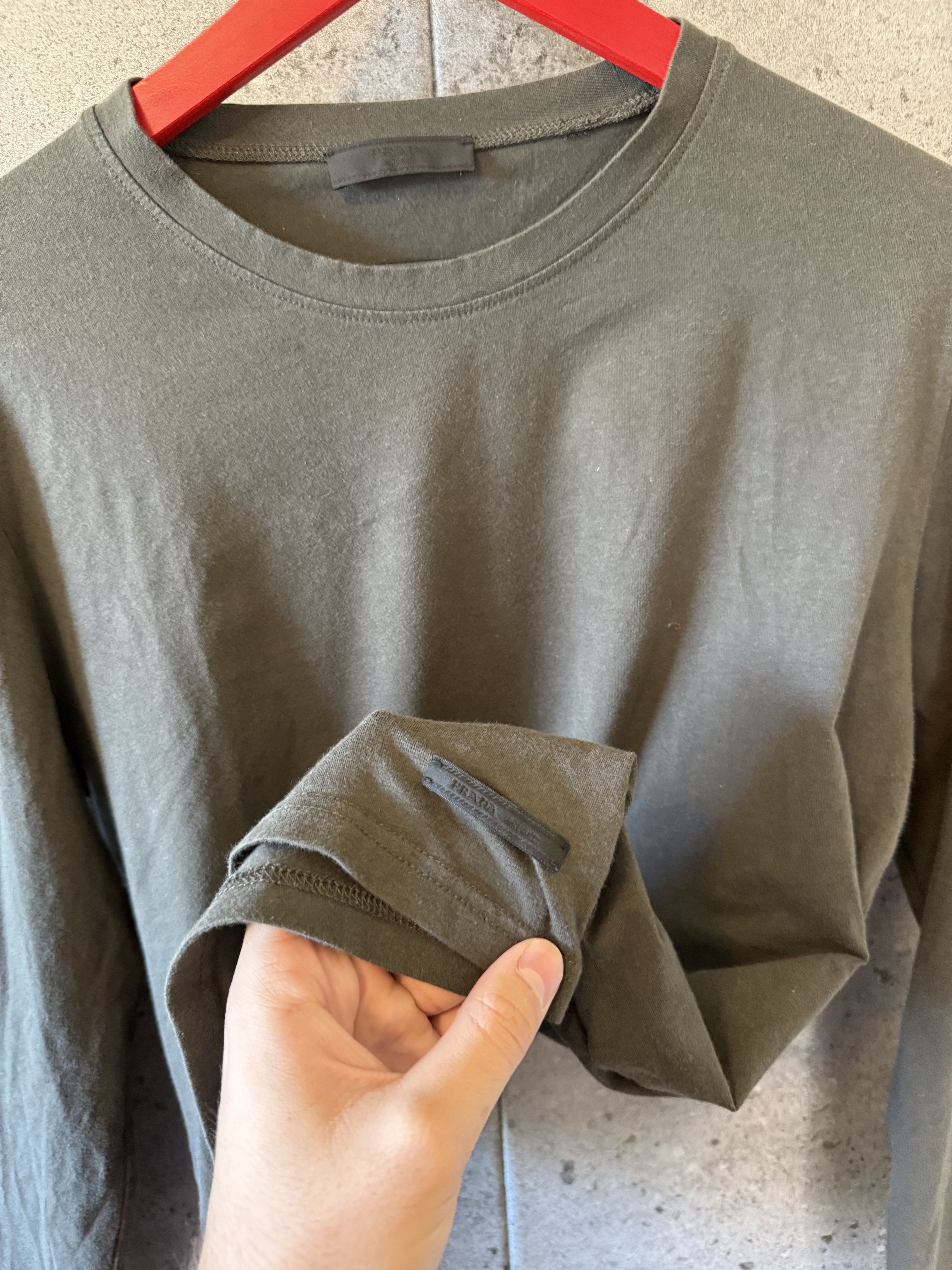 Prada Prada mini logo longsleeve t shirt Size US M / EU 48-50 / 2 - 3 Thumbnail