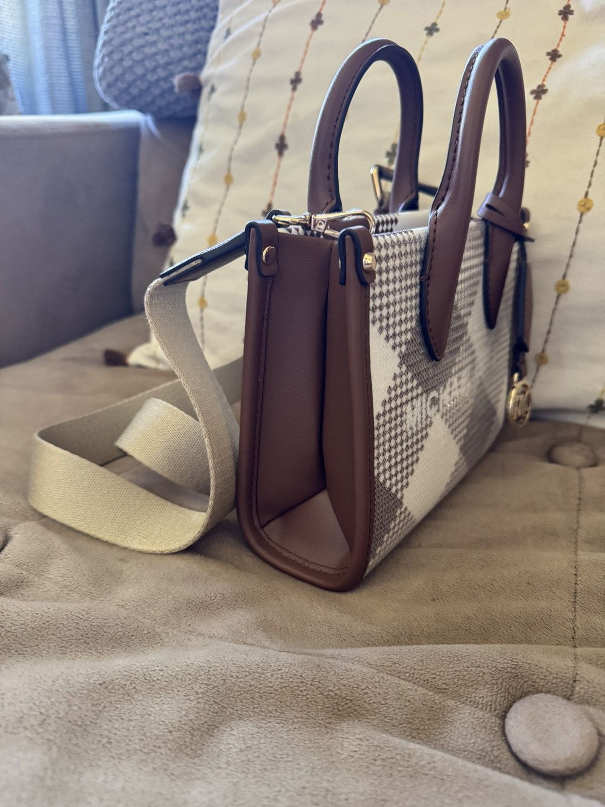 Michael Kors Michael Kors Brown & White Checkered Sequins/Leather Tote Size ONE SIZE - 5 Thumbnail