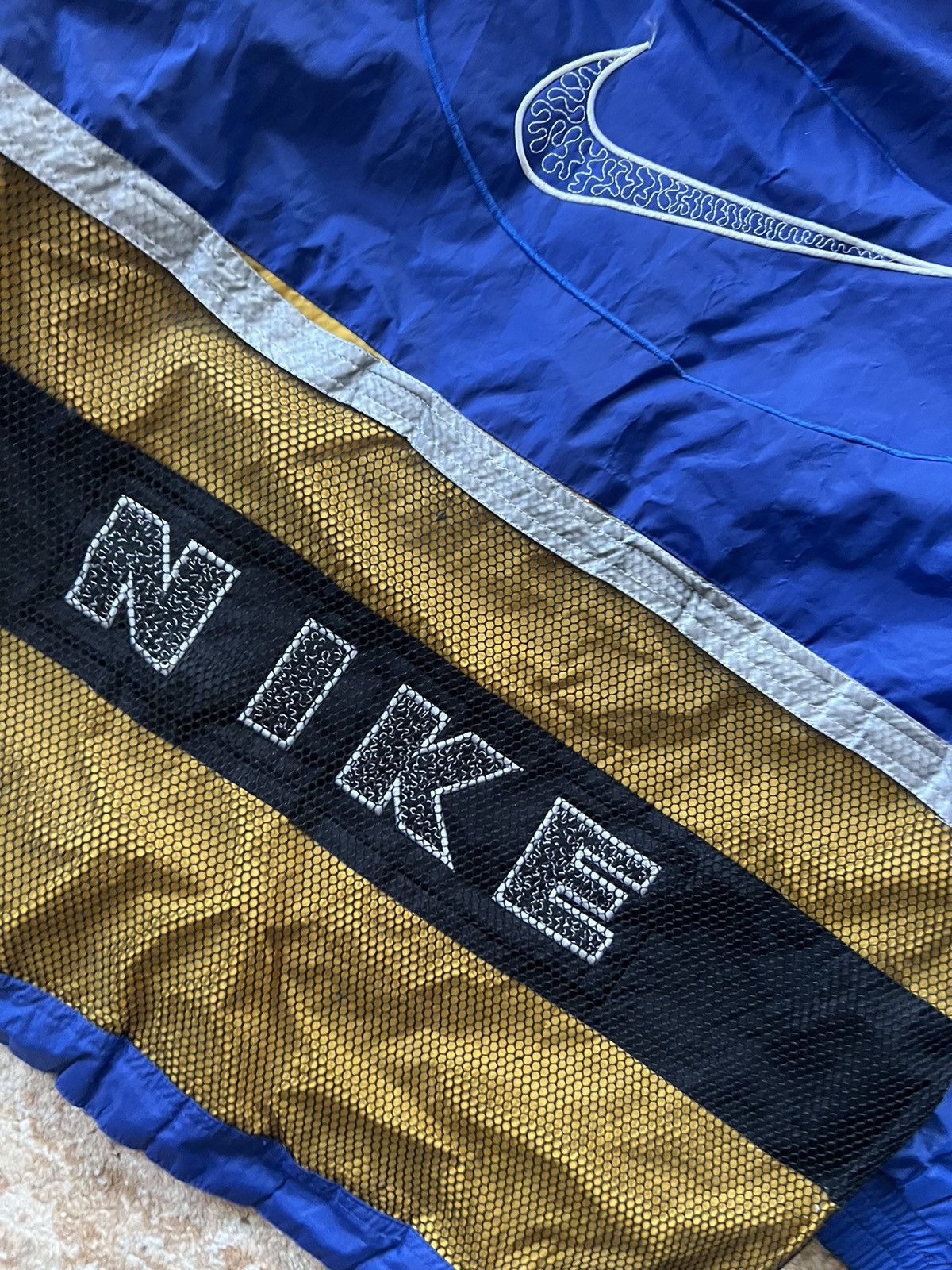 Vintage 🏀 90’s NIKE FIT RETRO BOOTLEG BIG LOGO SWOOSH JACKET Size US XL / EU 56 / 4 - 3 Thumbnail