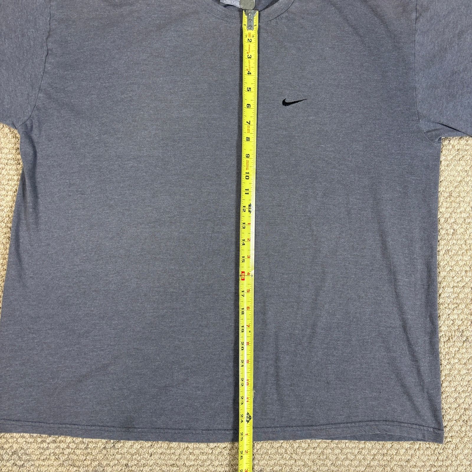 Nike vintage 90s nike logo gray tshirt black swoosh logo XL retro Size US XL / EU 56 / 4 - 6 Thumbnail