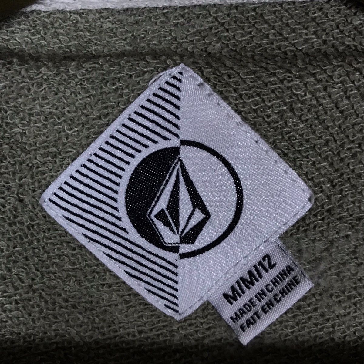 Volcom Vintage Volcom Single Pocket Pullover Jumper Sweatshirt Size US M / EU 48-50 / 2 - 5 Thumbnail
