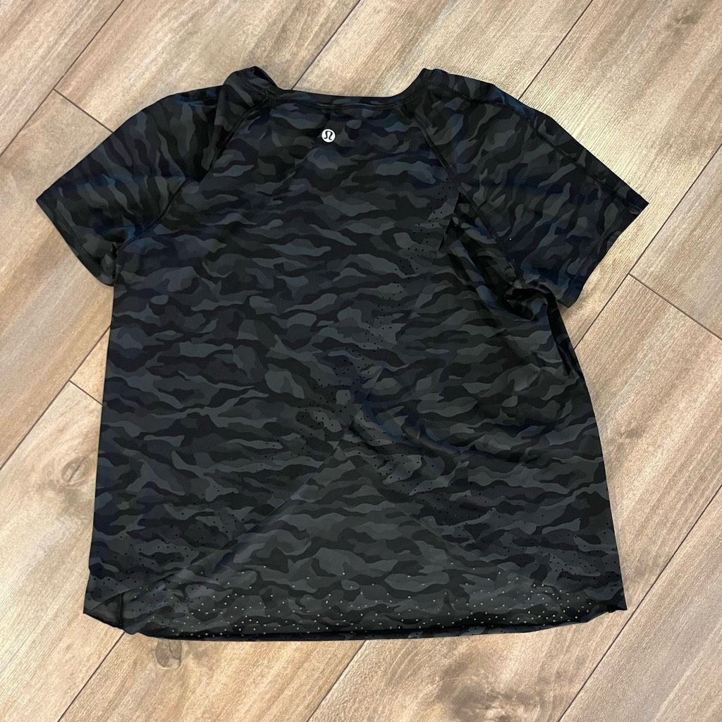 Lululemon Lululemon Camo Athletic Workout Top Women 8 Bin K-18 Size M / US 6-8 / IT 42-44 - 6 Thumbnail