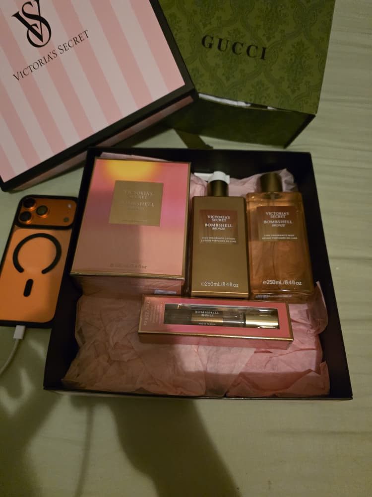 Victoria's Secret Victoria's Secret Boombshell Bronze Fragrance Gift Set Size ONE SIZE - 1 Preview