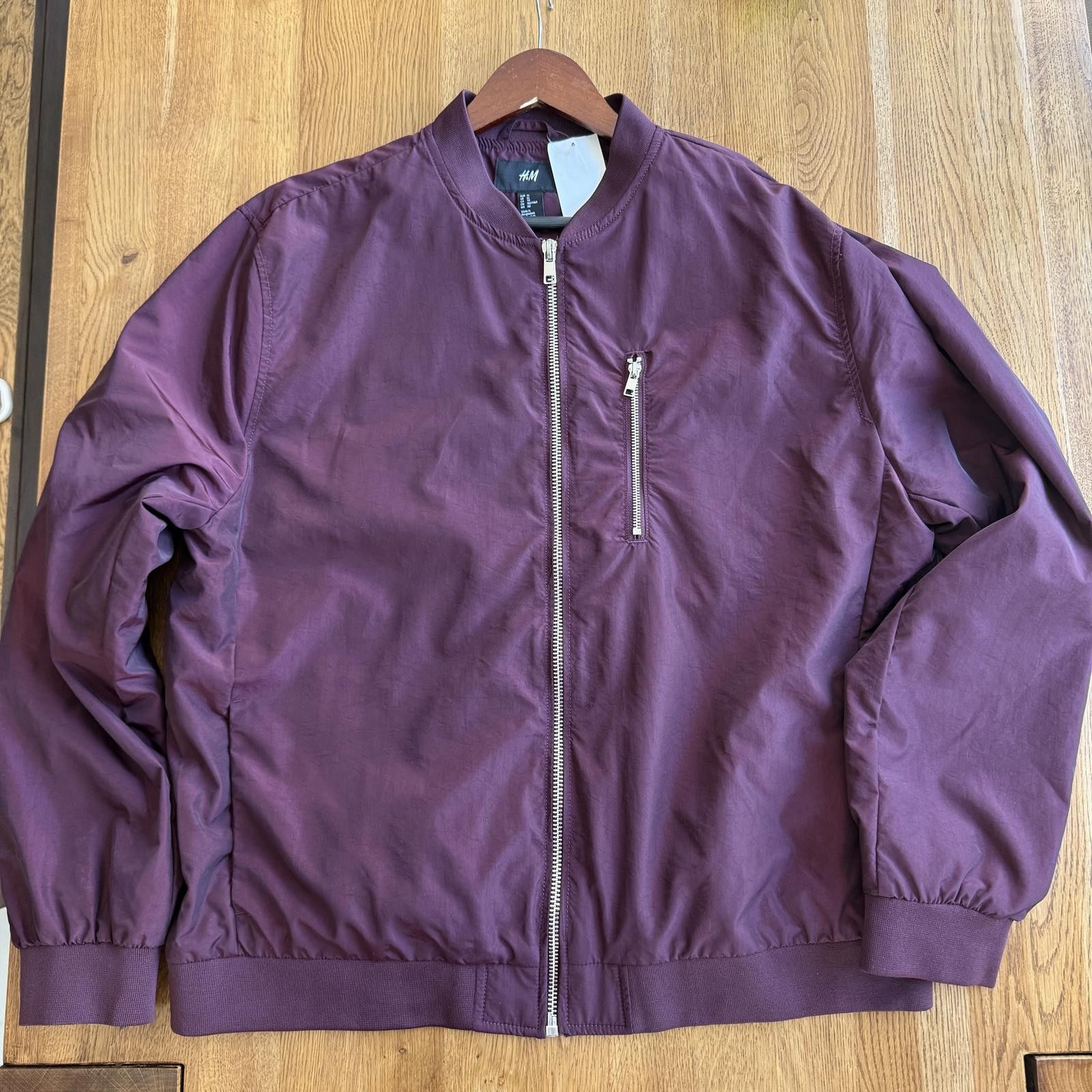 H&M H&M Men's Bomber Jacket in Burgundy Size XL Size US XL / EU 56 / 4 - 1 Thumbnail