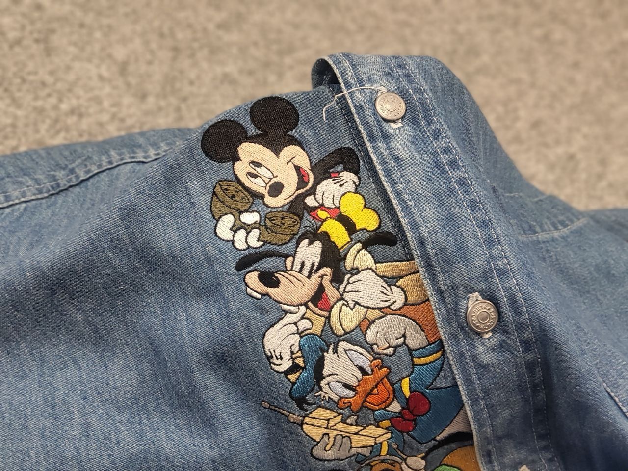 Vintage Vintage 90's Too Cute Logo Disney Baggy Denim Shirt Size US XL / EU 56 / 4 - 14 Thumbnail