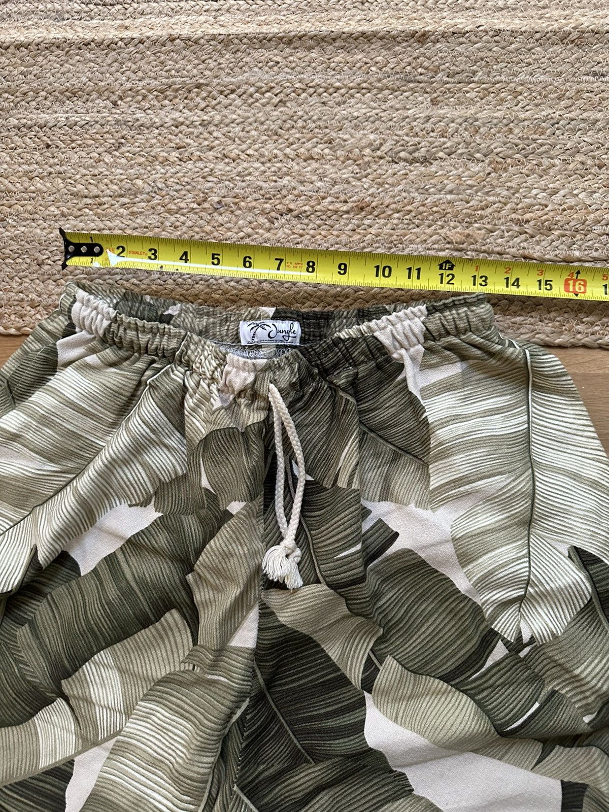 Jungle Gurl JungleGurl banana leaf shorts Size US 36 / EU 52 - 6 Thumbnail