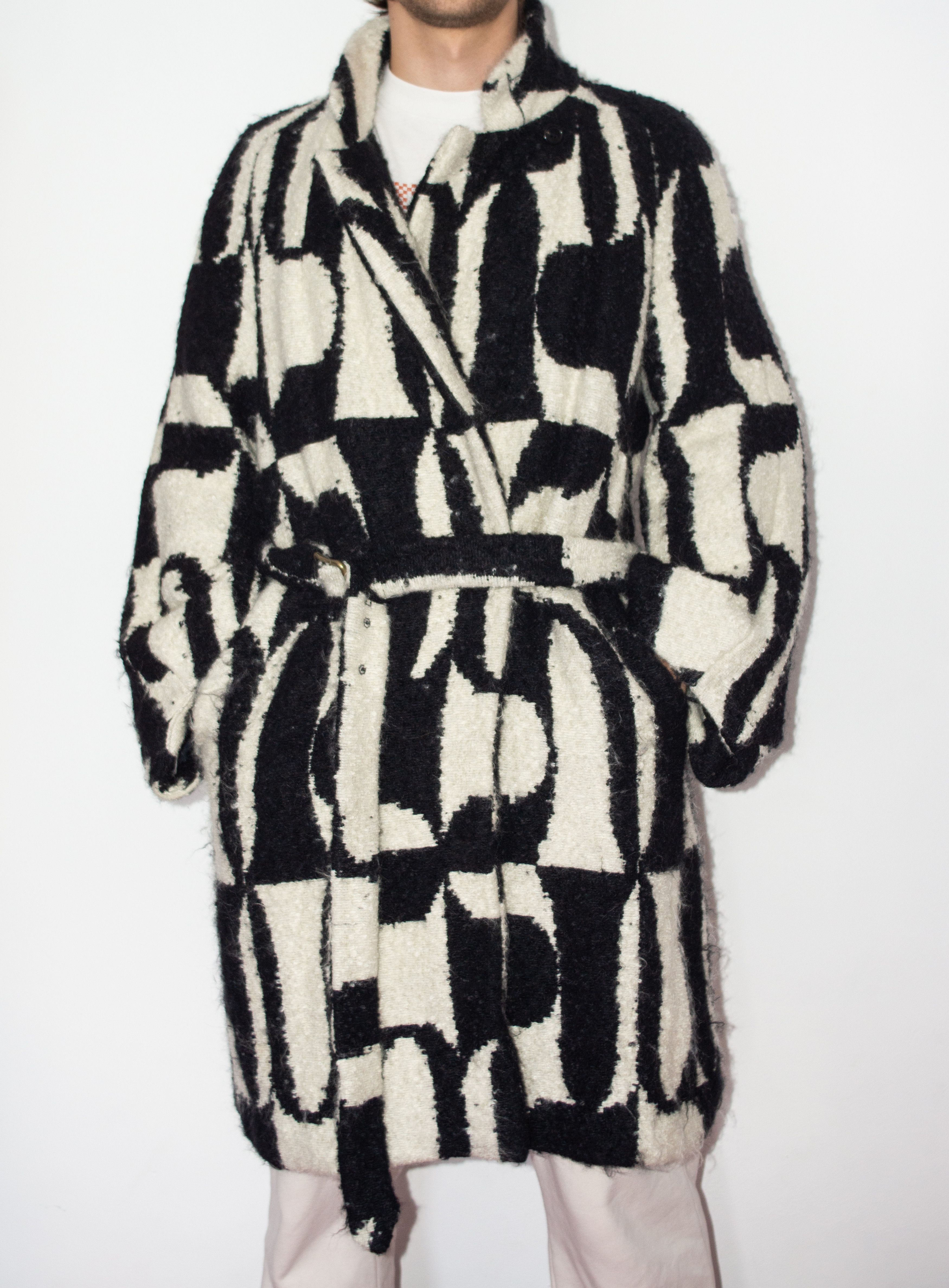 Dries Van Noten Dries Van Noten Archive Fall Winter 2011 Runway Coat Size XL / US 12-14 / IT 48-50 - 2 Thumbnail