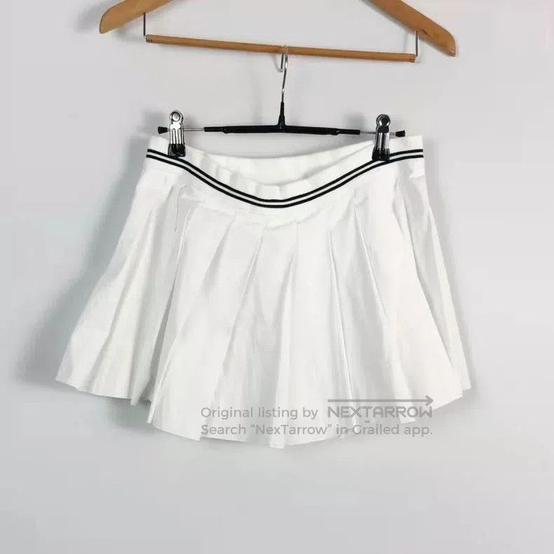 Miu Miu Miu Miu White Logo Cropped Set. Size S / US 4 / IT 40 - 4 Thumbnail