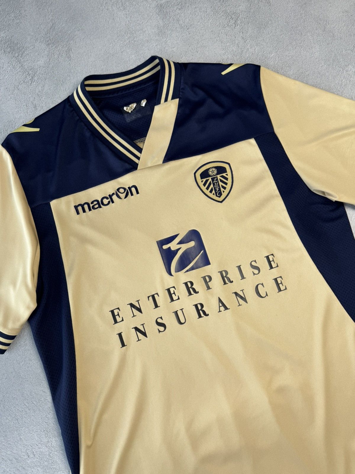 Macron Leeds United 2013 2014 Away Shirt Soccer Jersey Macron Size US M / EU 48-50 / 2 - 3 Thumbnail