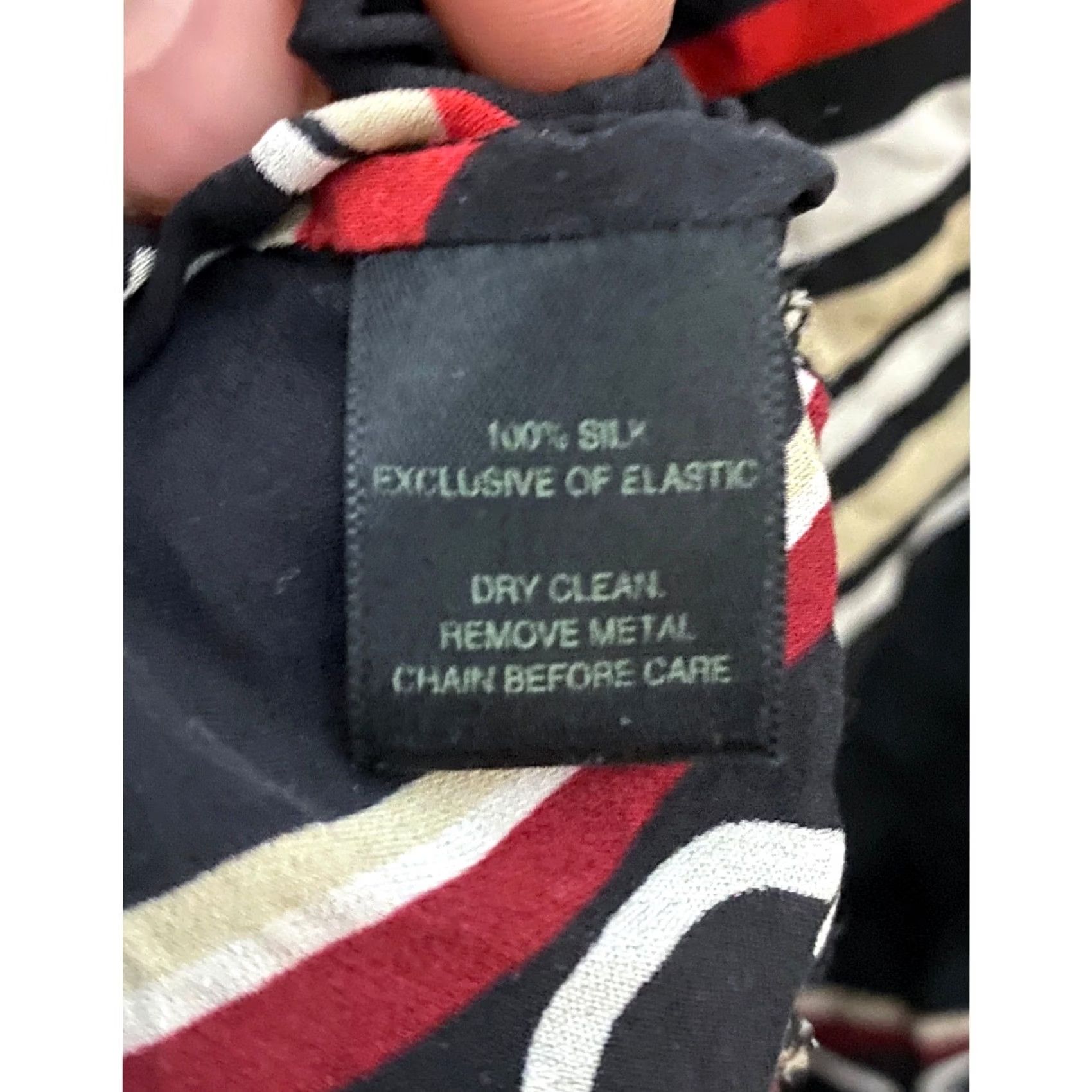 White House Black Market WHBM Silk Blouse Top L Silk Pullover Whimsigoth Peasant Black Red Geometric Ruffle Hem Career Workwear Formal Women L Size L / US 10 / IT 46 - 6 Thumbnail