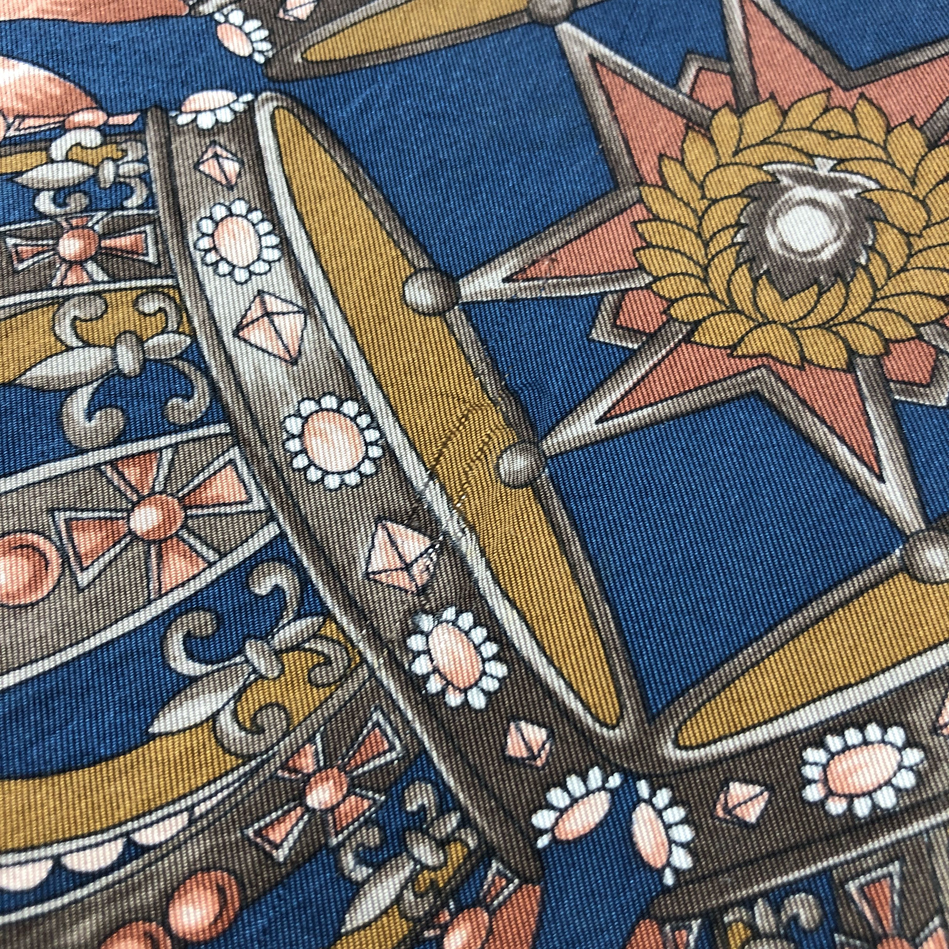 Vintage Vintage Luxury Baroque Hand Rolled Silk Scarf M1358 Size ONE SIZE - 5 Thumbnail
