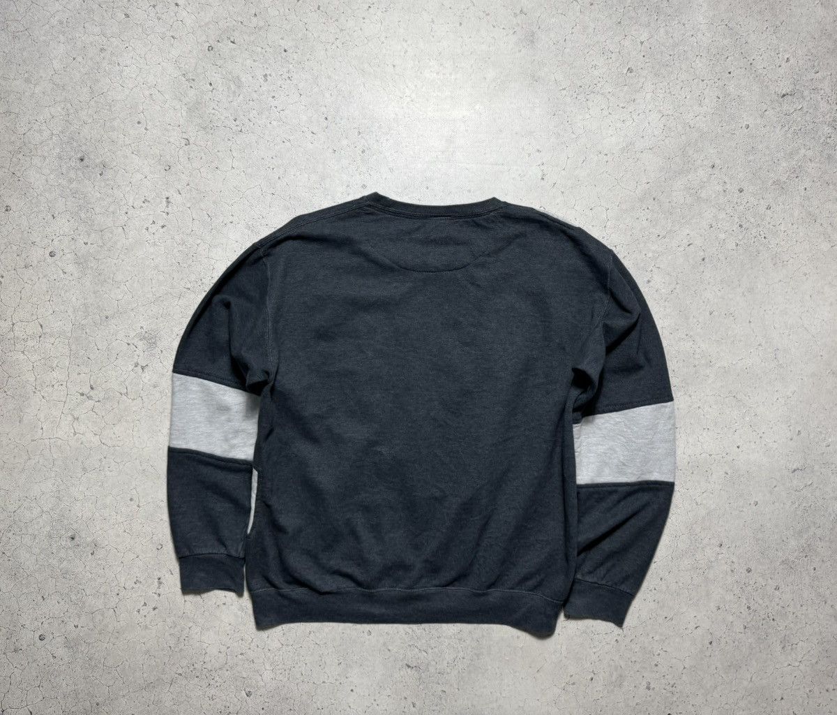 Nike Nike Vintage 90’s Big Logo Swoosh Sweatshirt Size L Size US L / EU 52-54 / 3 - 7 Thumbnail
