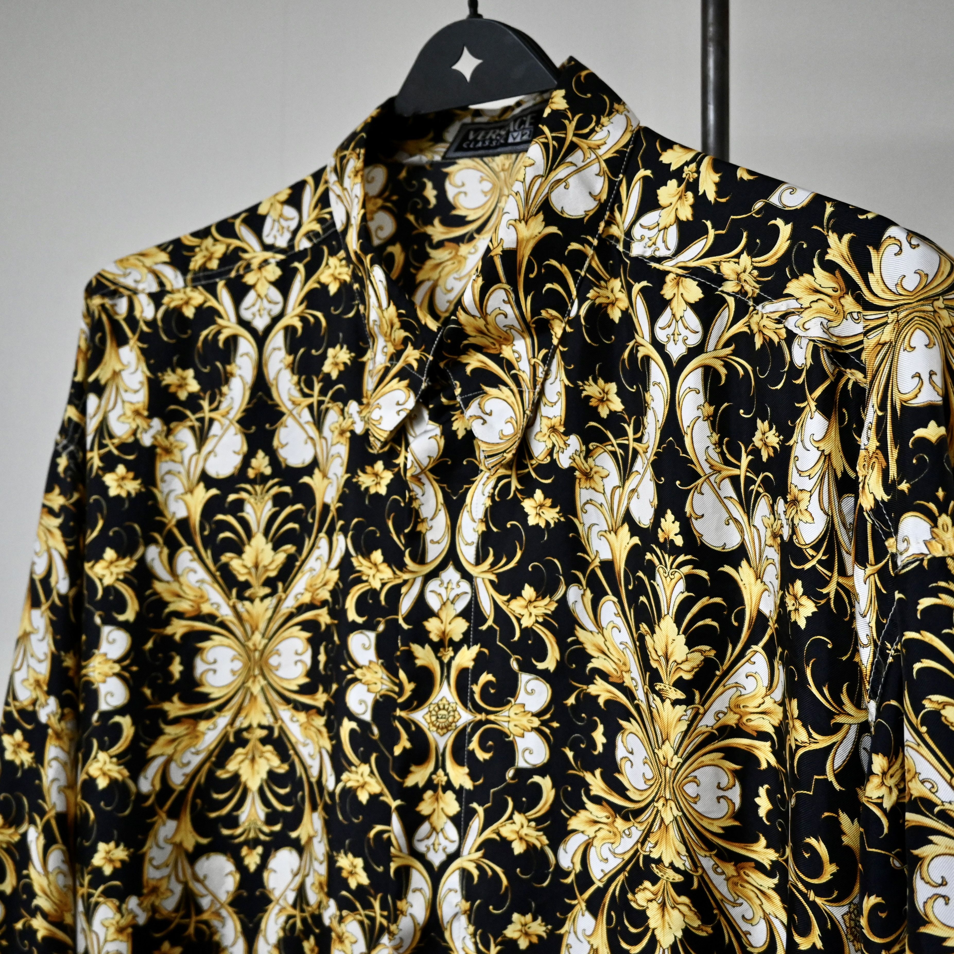 Versace VTG 1990s VERSACE CLASSIC V2 silk shirt made in Spain Size US XL / EU 56 / 4 - 8 Thumbnail