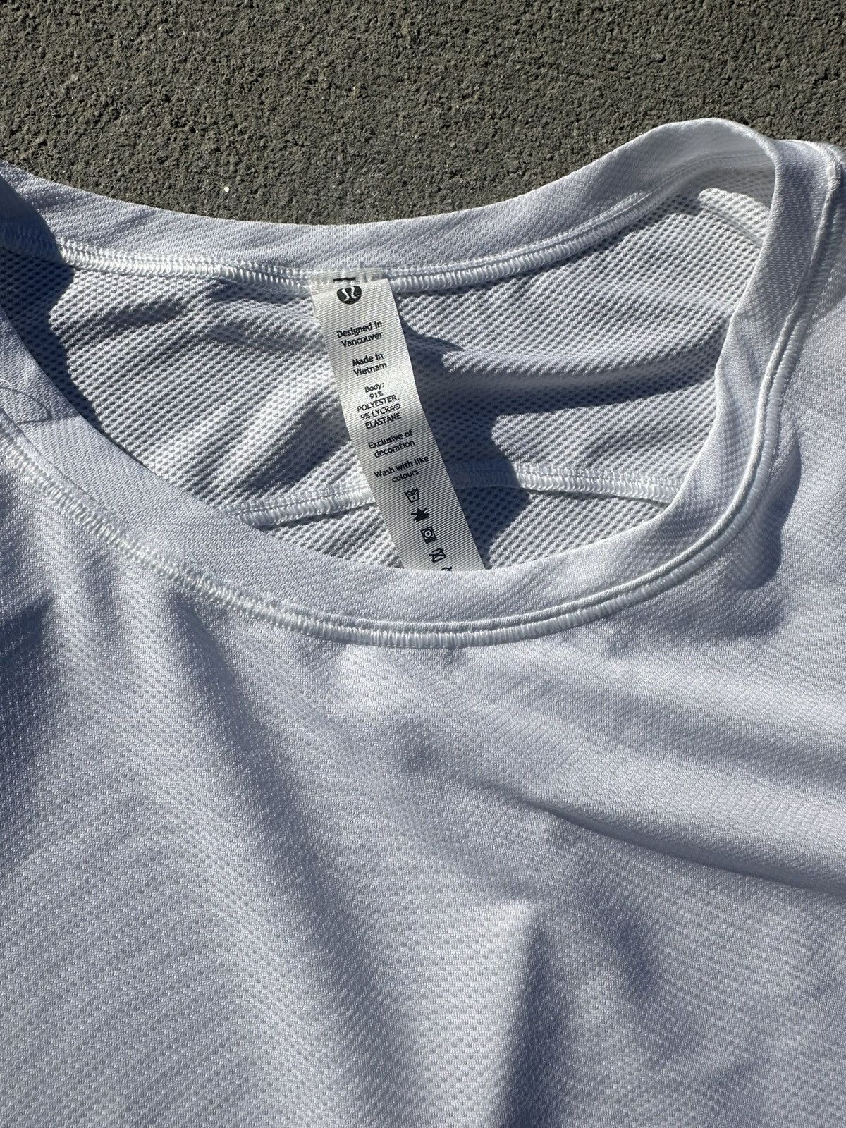 Lululemon Lululemon high neck run and trían tee Size XL / US 12-14 / IT 48-50 - 2 Thumbnail