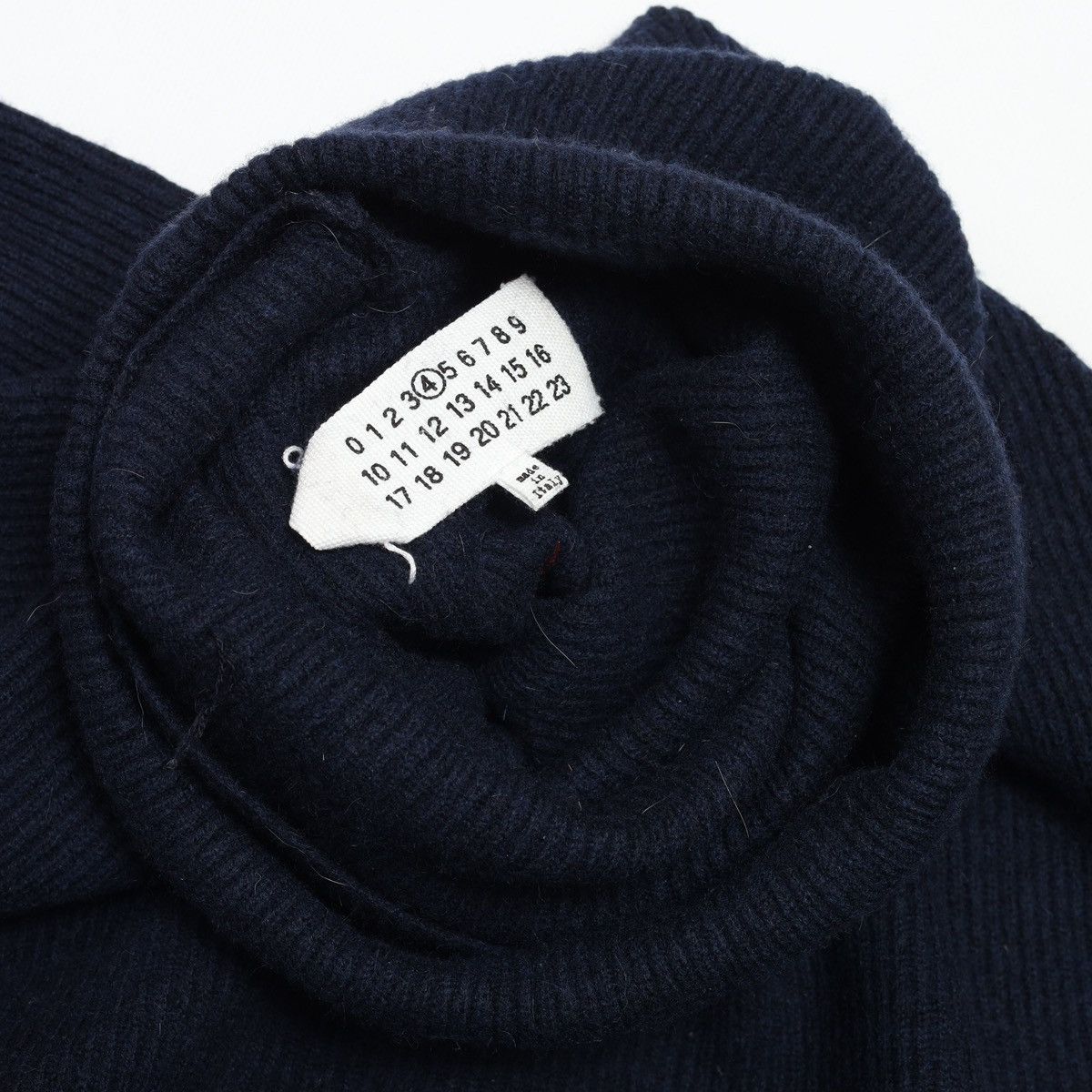 Maison Margiela Maison Margiela FW13 Navy Sweater Wool Cashmere Oversize Size ONE SIZE - 19 Thumbnail