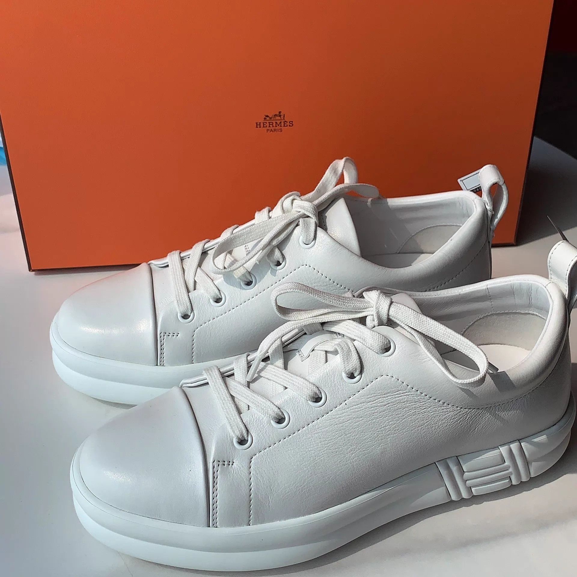 Hermes HERMES White Classic Sneaker 39.5 EU Versatile Size US 6.5 / EU 39-40 - 1 Thumbnail