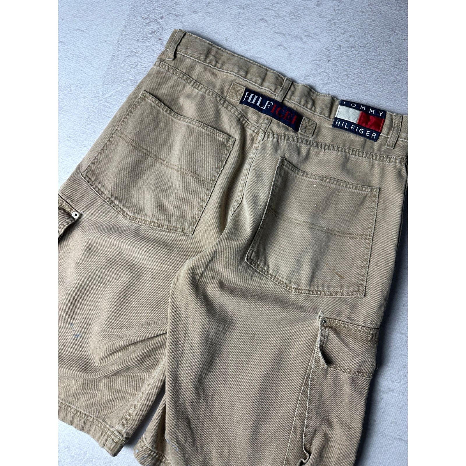 Tommy Hilfiger Vintage Tommy Hilfiger Cargo Shorts For Men - 36 Size Size US 36 / EU 52 - 5 Thumbnail