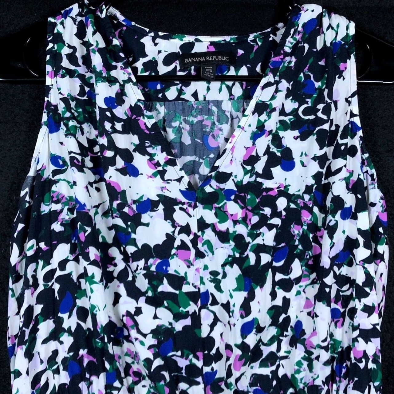 Banana Republic VINTAGE Banana Republic Womens Blouse White Multi Petite V Neck Sleeveless Tank XSP Size XS / US 0-2 / IT 36-38 - 2 Thumbnail