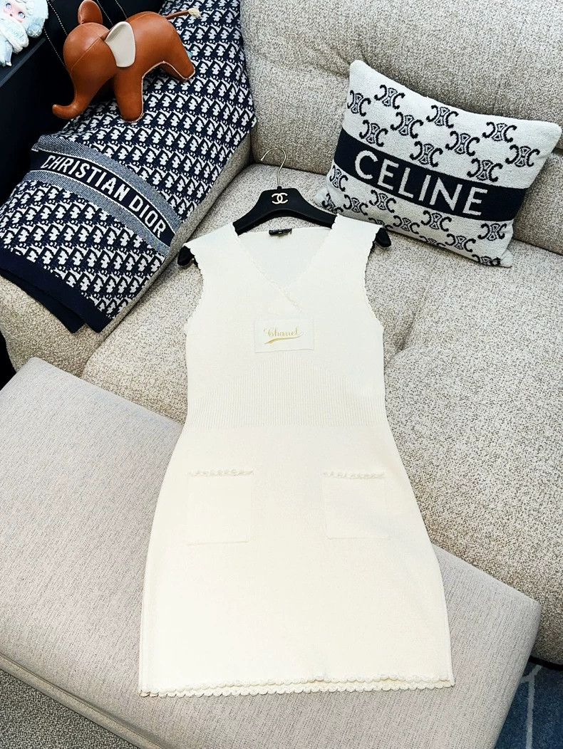 Chanel Chanel Sleeveless V-Neck Dress Beige - dmc Size US XS / EU 42 / 0 - 1 Thumbnail