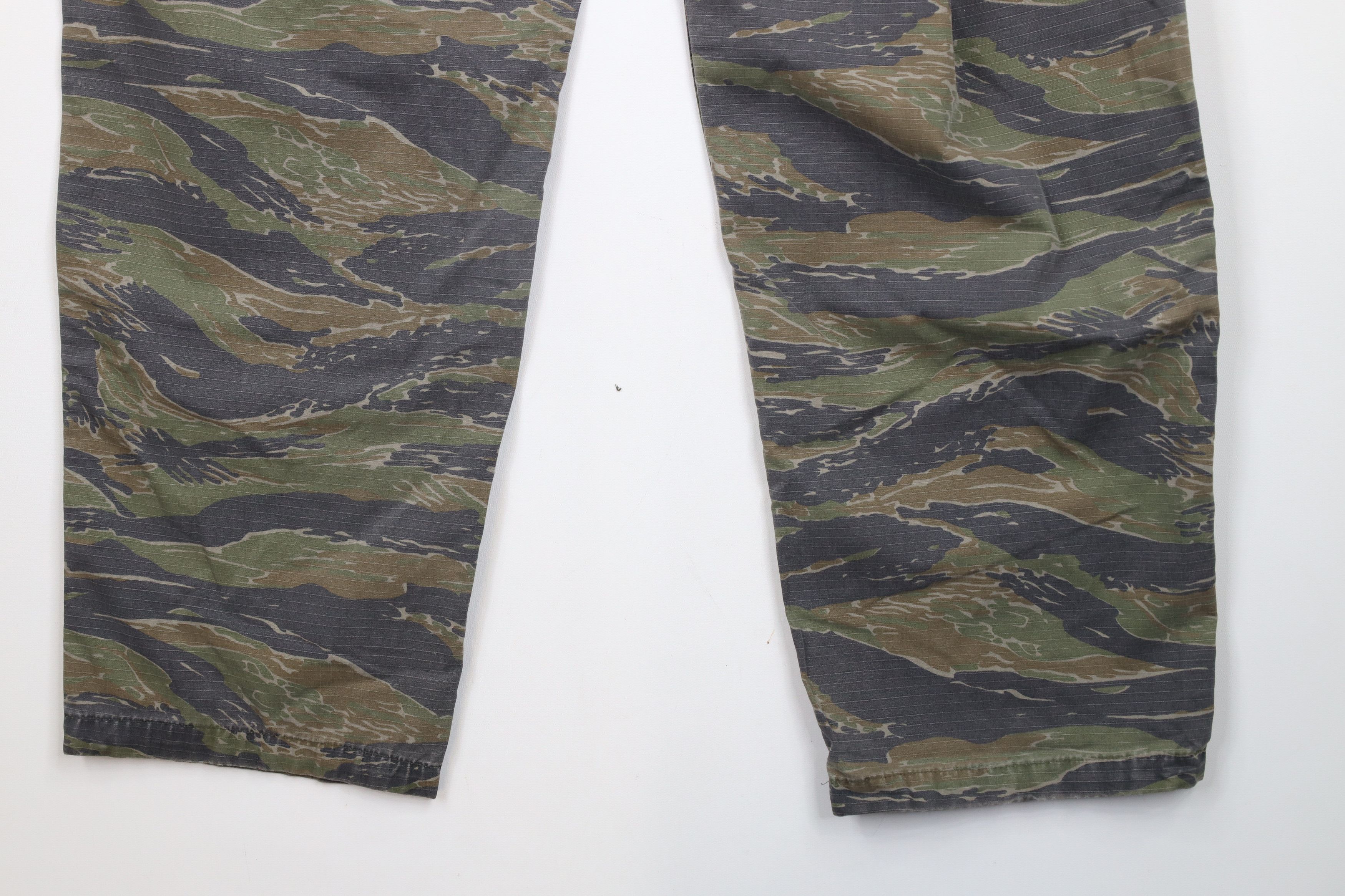 Vintage Vintage 90s Streetwear Baggy Wide Leg Camouflage Cargo Pants Size US 36 / EU 52 - 12 Thumbnail