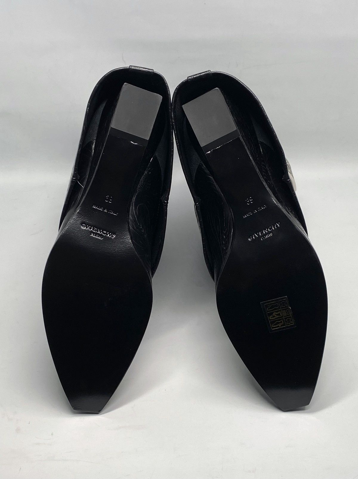 Givenchy Givenchy Shark Lock Cowboy Ankle Leather Boots size 39 Size US 9 / IT 39 - 15 Thumbnail