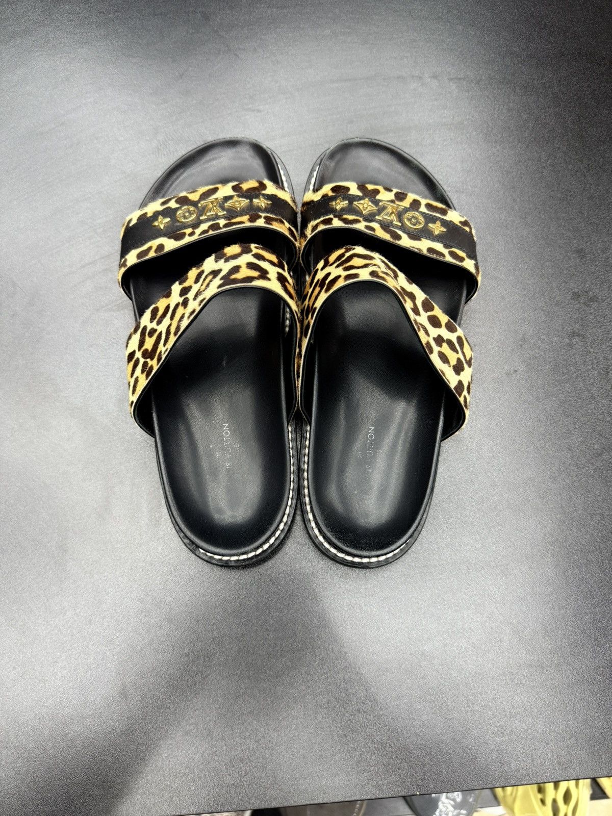 Louis Vuitton Louis Vuitton Bom Dia leopard sandals Size 39.5 / 9.5US Size US 9.5 / IT 39.5 - 11 Thumbnail
