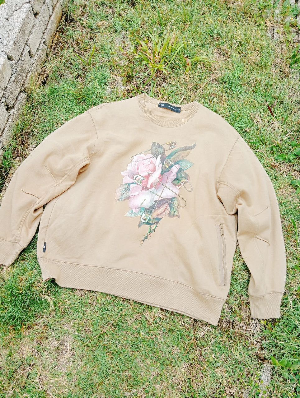 GU × Undercover GU X UNDERCOVER JAPAN SWEATSHIRT - SIZE XL Size US XL / EU 56 / 4 - 1 Thumbnail