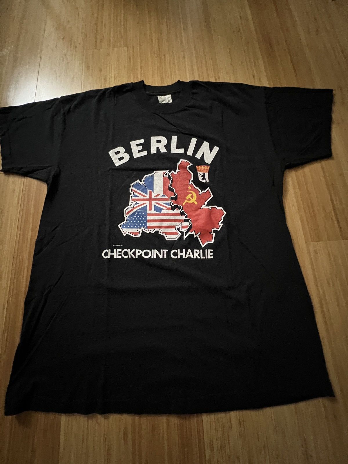 Other Vintage berlin checkpoint charlie t shirt Size US XL / EU 56 / 4 - 1 Thumbnail
