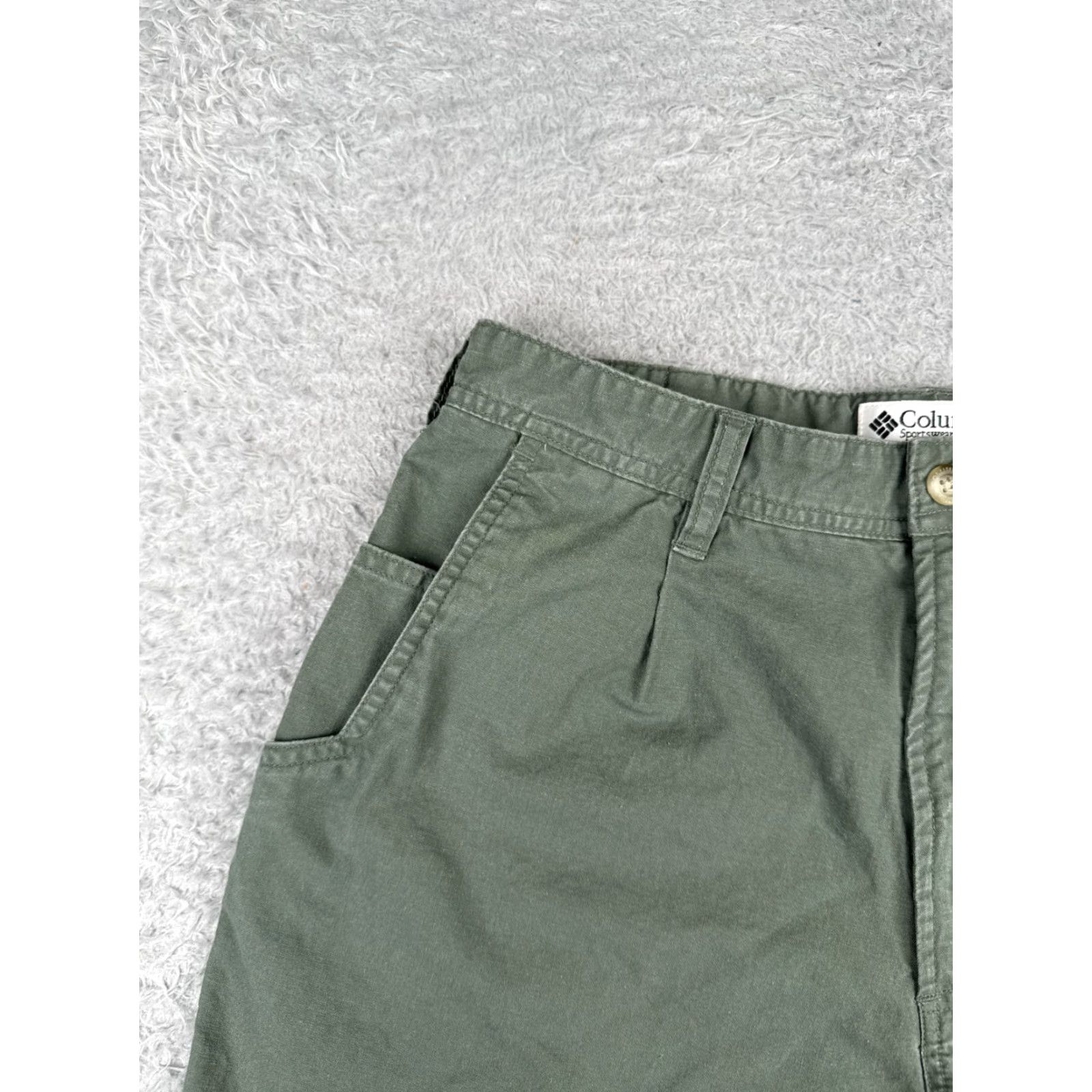 Vintage Vintage Columbia Women's Cargo Shorts 10 Green Chino Pleated 100% Cotton Hiking Casual Travel Size 32" / US 10 / IT 46 - 4 Thumbnail