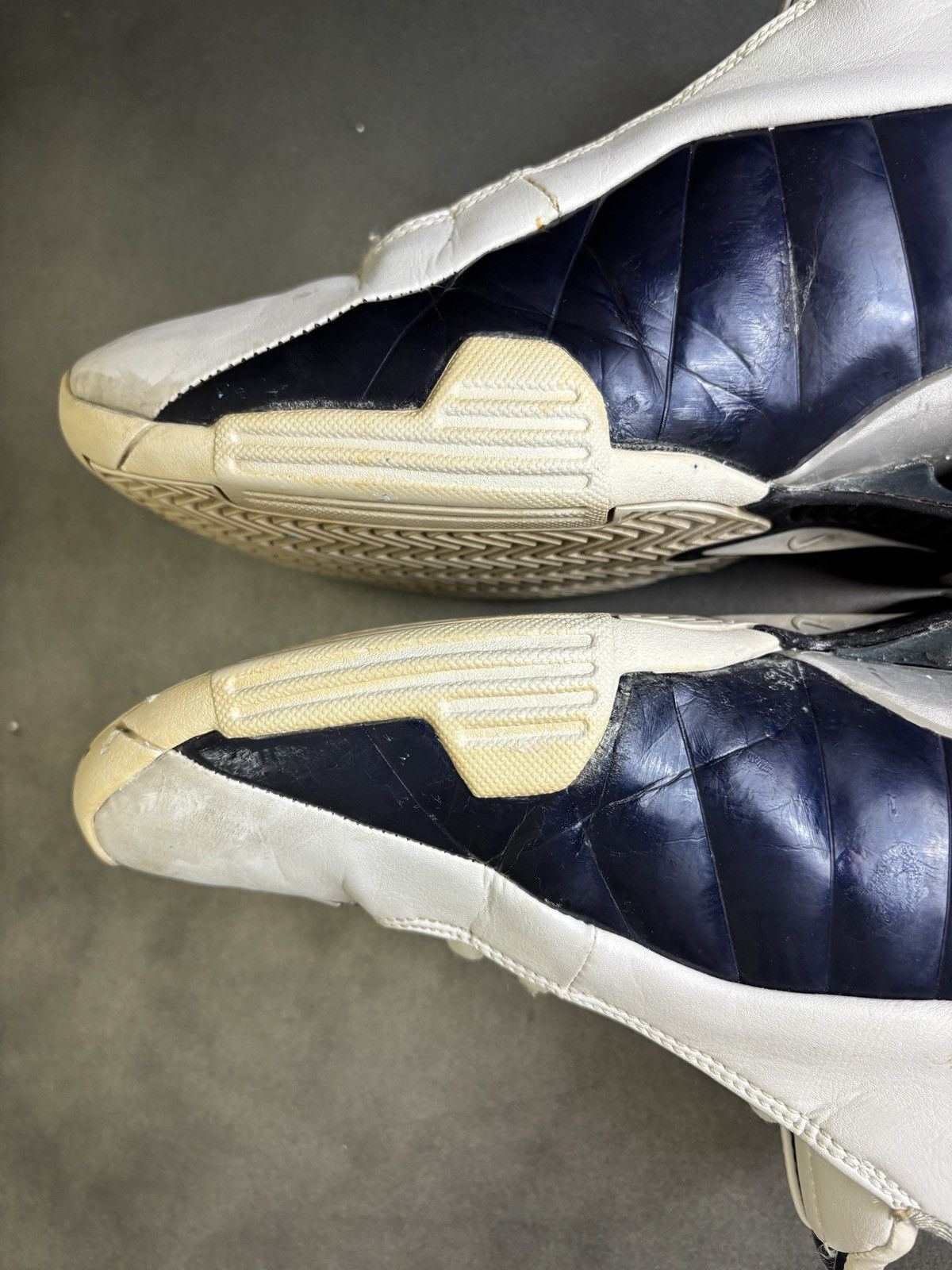 Nike × Vintage OG 2001 Nike Shox BB4 Vintage Nike Vince Carter Basketball Size US 10.5 / EU 43-44 - 6 Thumbnail