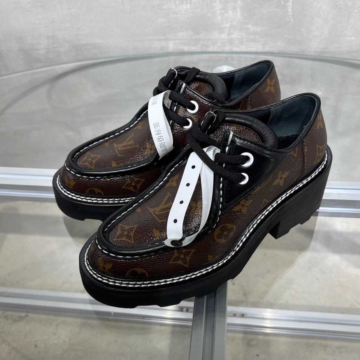 Louis Vuitton LV Monogram Loafer New UK2 (36) Tried On Size US 5 / IT 35 - 2 Thumbnail