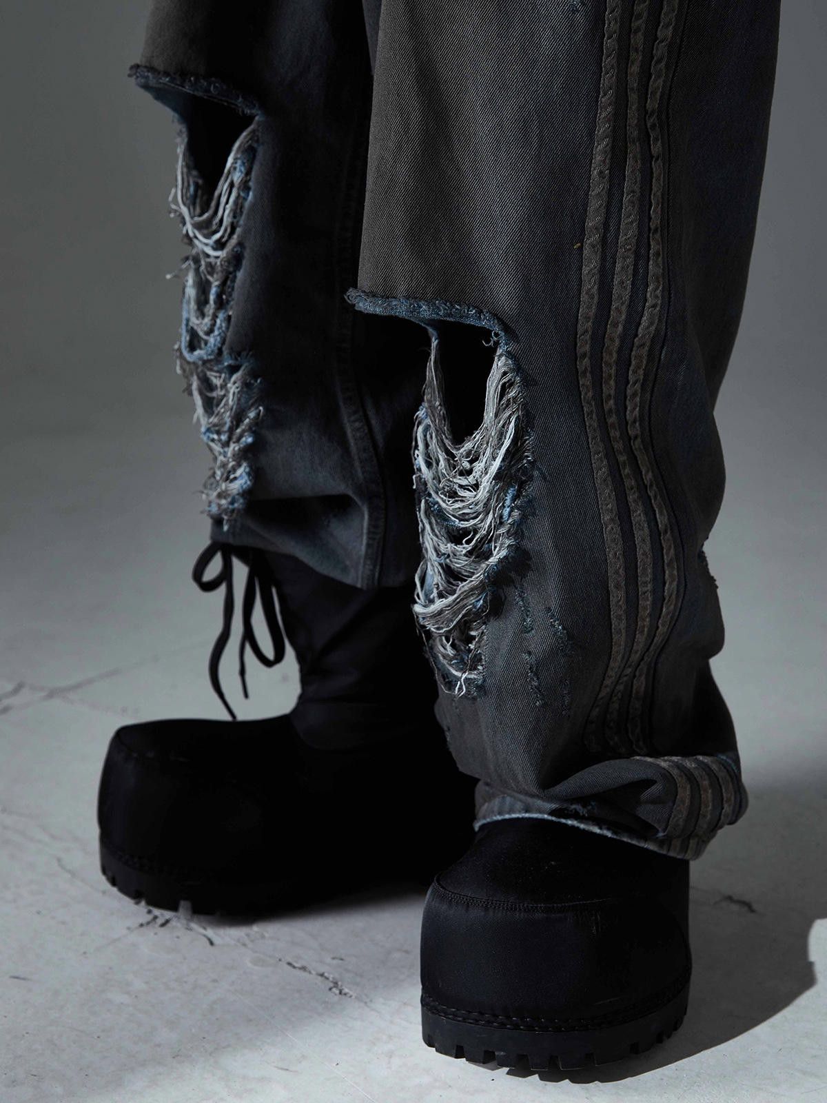 Vintage Distressed Track Black Baggy Pants with Stripes Size US 32 / EU 48 - 4 Thumbnail