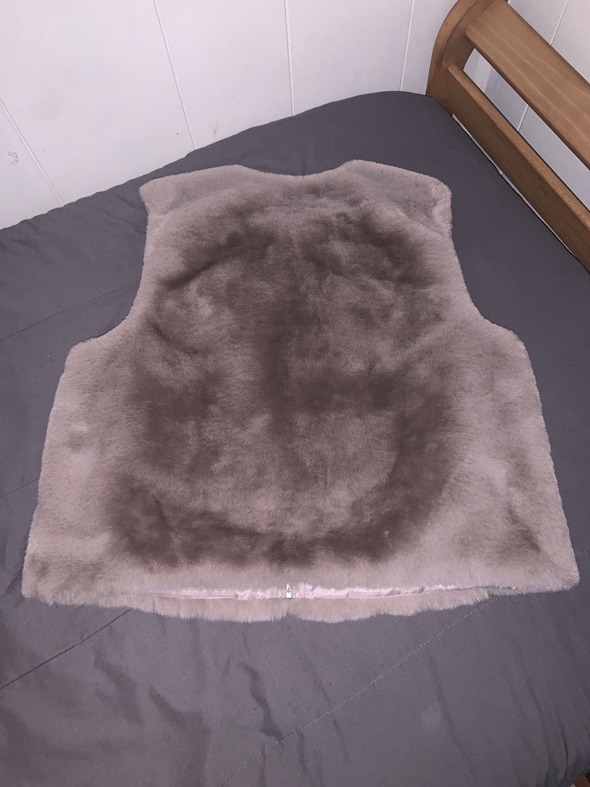 Gap Womens - 100% Recycled Faux-Fur Vest - Size Large Size L / US 10 / IT 46 - 2 Thumbnail