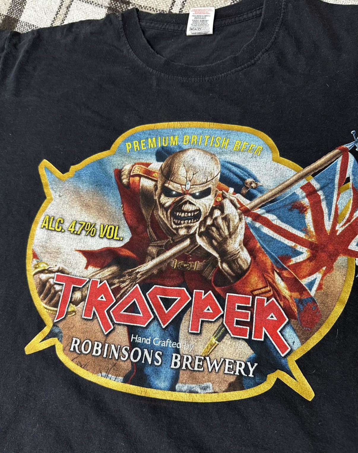 Iron Maiden Vintage 2013 Iron Maiden Trooper Beer T-shirt Size L Size US L / EU 52-54 / 3 - 3 Thumbnail