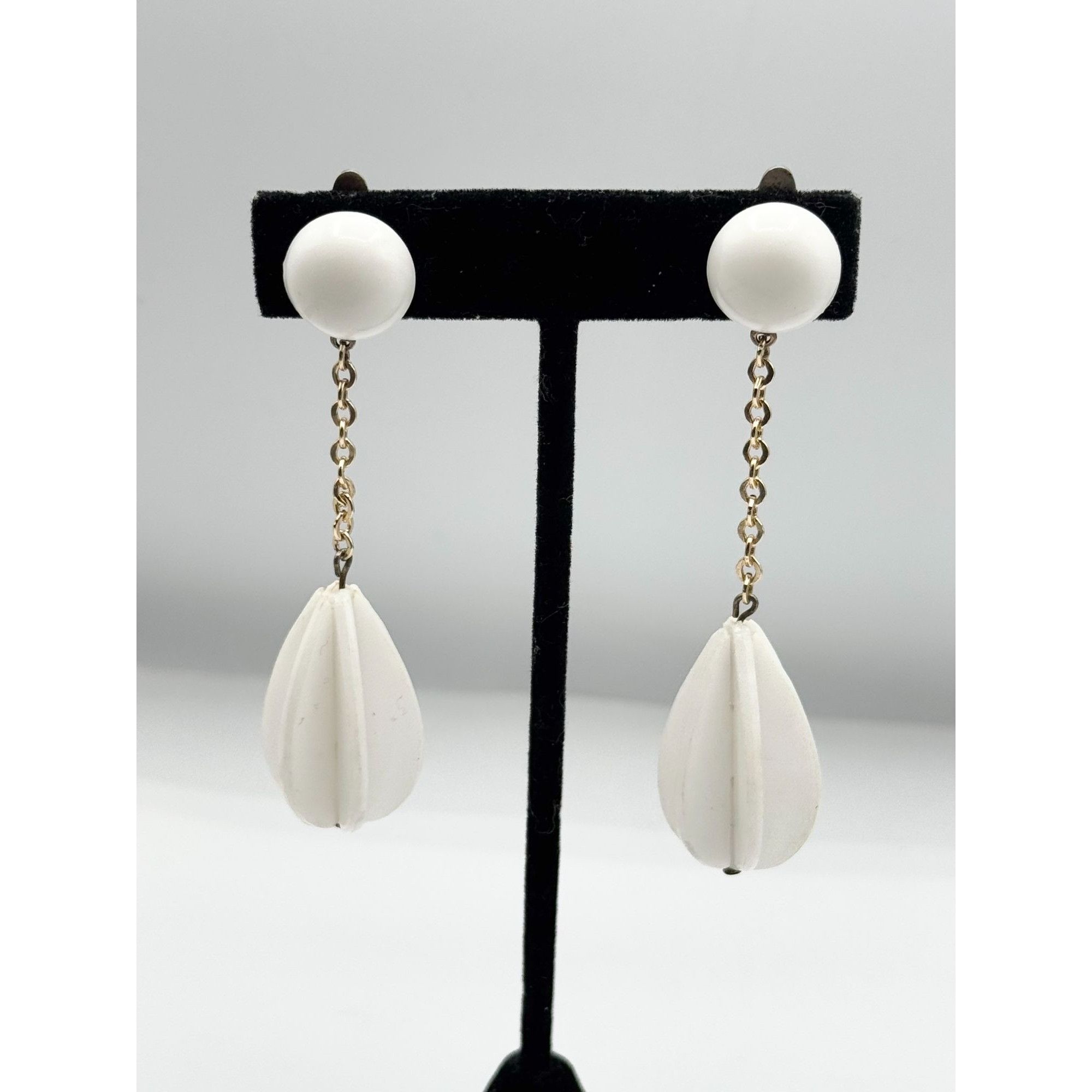 Vintage Vintage Hong Kong white chain dangle drop earrings Size ONE SIZE - 2 Thumbnail