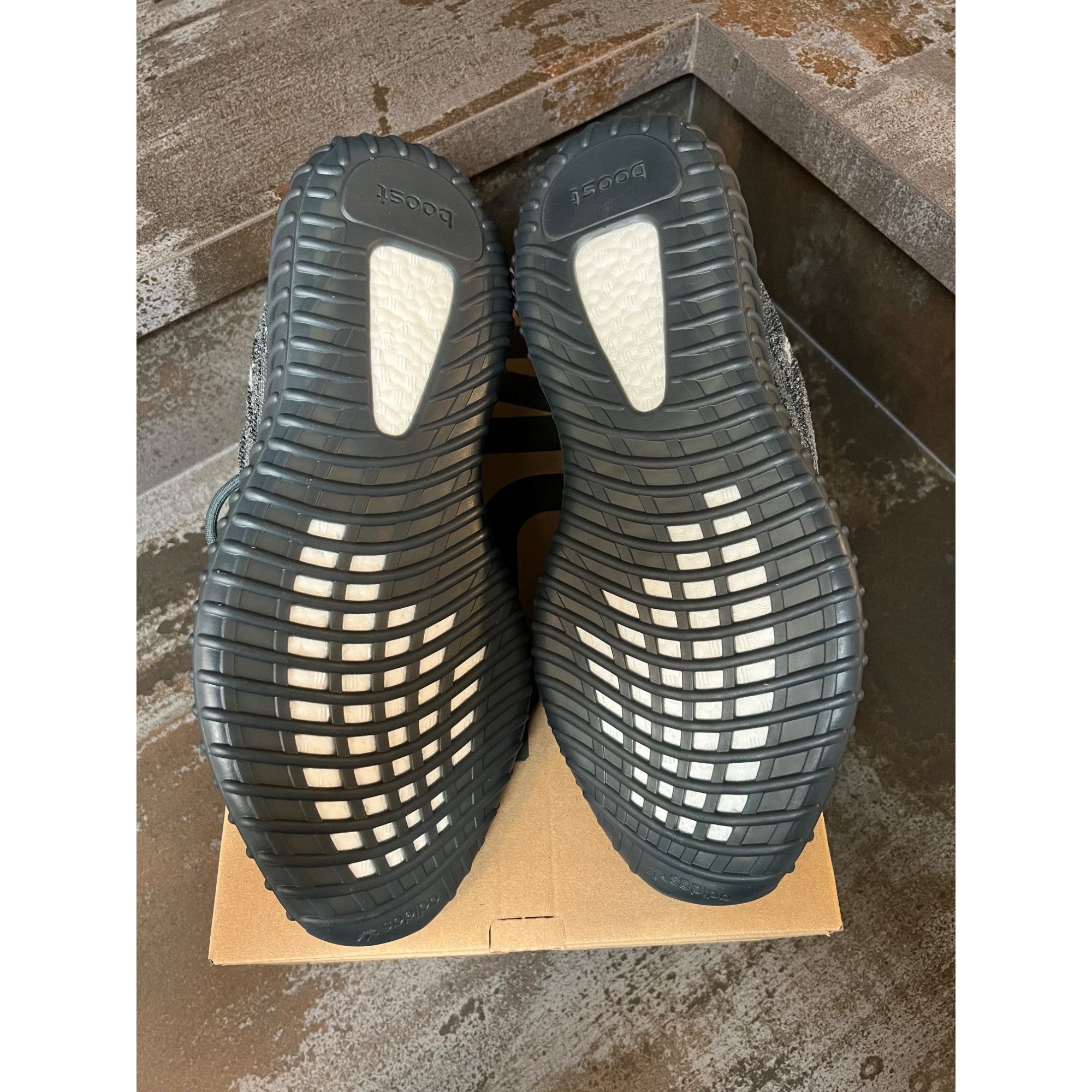 Yeezy adidas Yeezy Boost 350 V2 MX Dark Salt ID4811 Size 13 Size US 13 / EU 46 - 11 Thumbnail