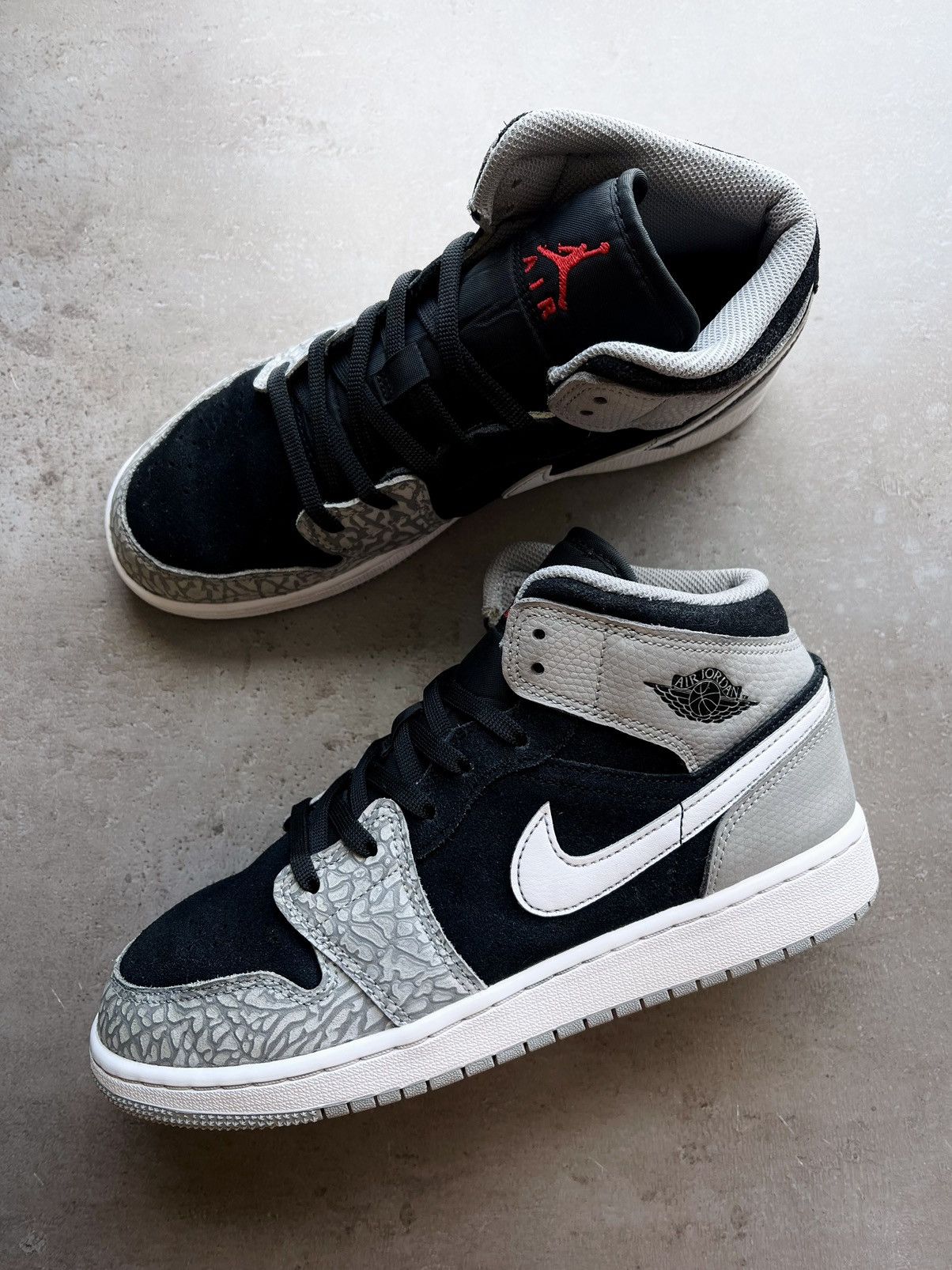 Jordan Brand Nike Air Jordan 1 Mid Elephant Print Sneakers Size 39/24,5cm Size US 6.5 / IT 36.5 - 1 Thumbnail