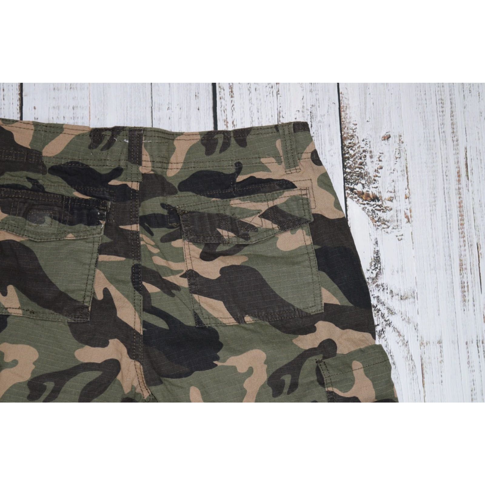 Vintage COMPANY 81 CARGO PANTS CAMO GREEN BROWN POCKETS 13" INSEAM MENS 34 WAIST CANVAS WORKWEAR Army 2000s Mens Size US 34 / EU 50 - 7 Thumbnail