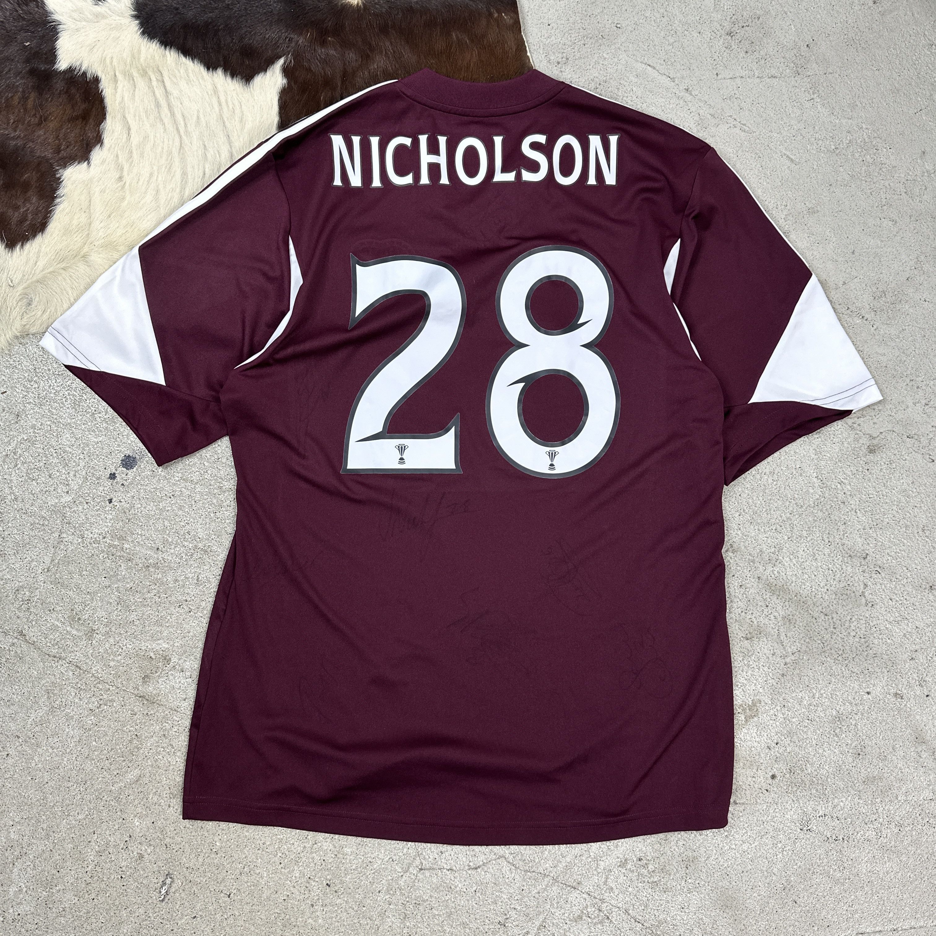 Adidas × Vintage Jersey Adidas 12/13 Hearts Home Autographed Size US L / EU 52-54 / 3 - 5 Thumbnail