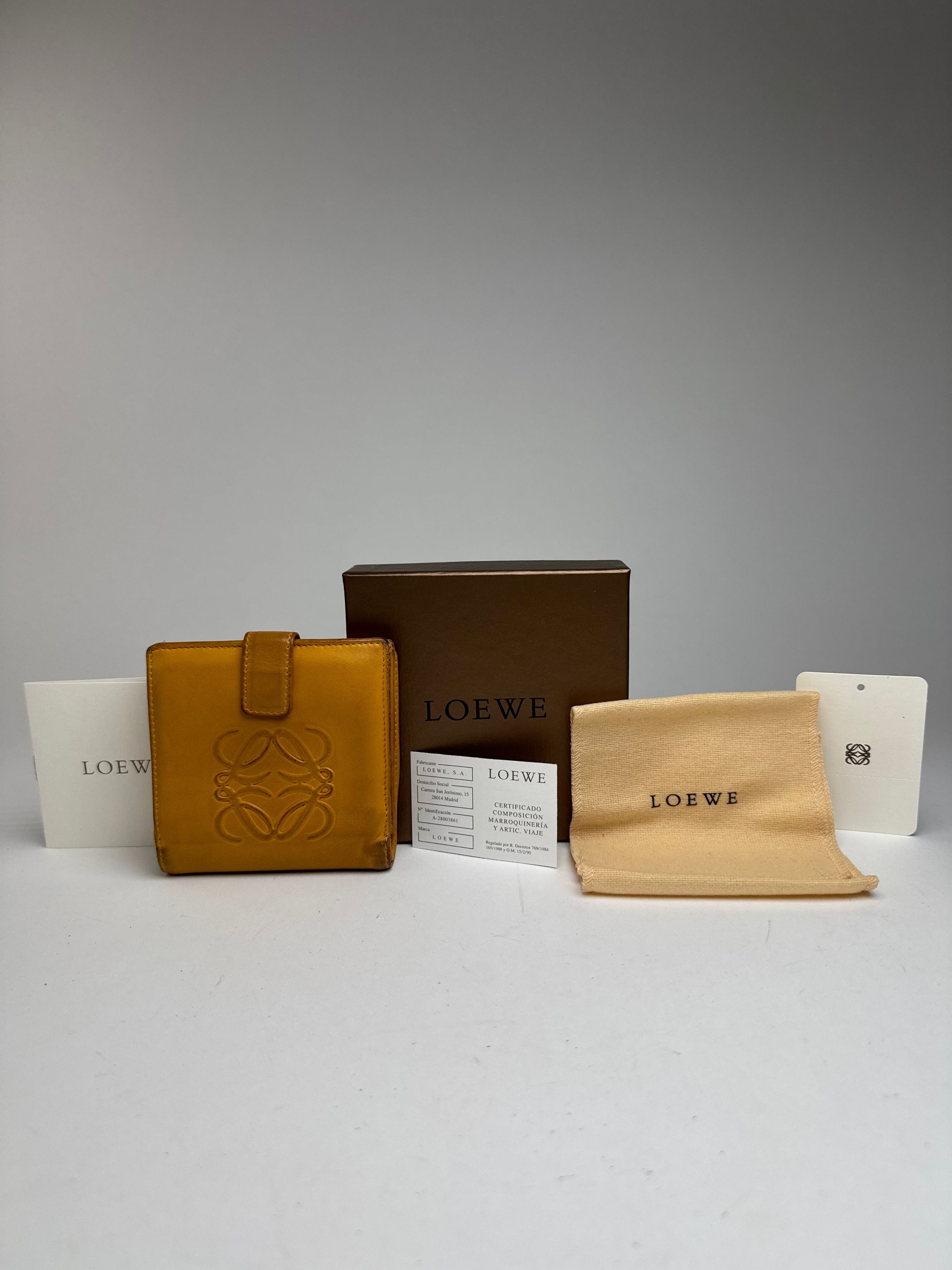 Loewe Vintage Madrid Leather Anagram wallet yellow Size ONE SIZE - 1 Thumbnail