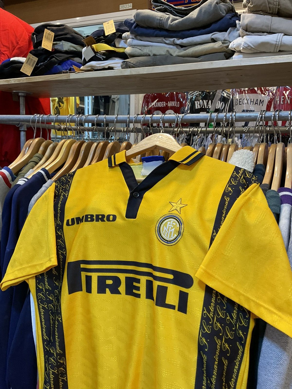 Umbro Rare Vintage 1996–1997 Inter Milan Third Kit Size US S / EU 44-46 / 1 - 2 Thumbnail