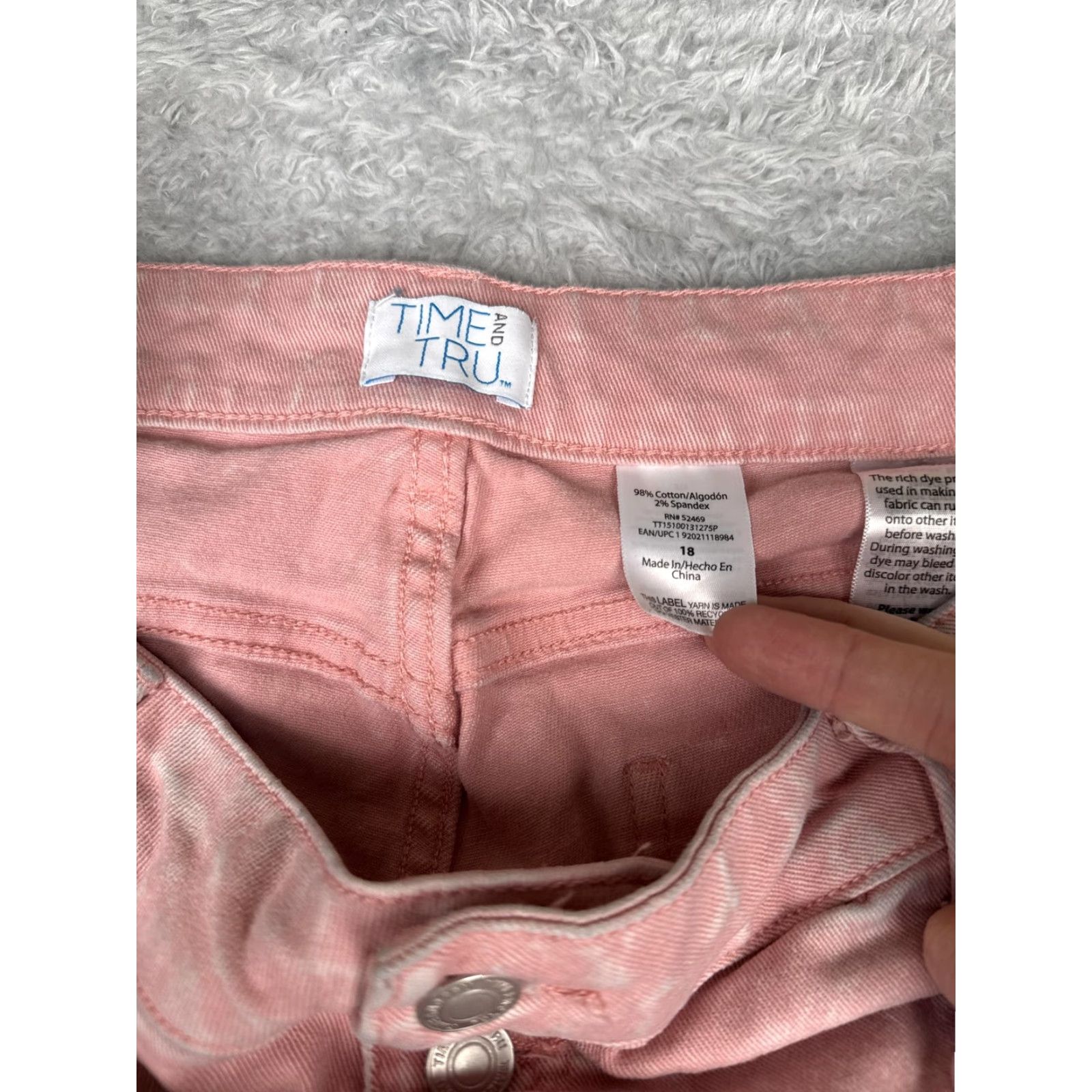 Vintage Time and Tru Jeans Women 18 Pink High Rise Button Fly Cropped Straight Denim Raw Hem Size 40" / US 18 - 6 Thumbnail