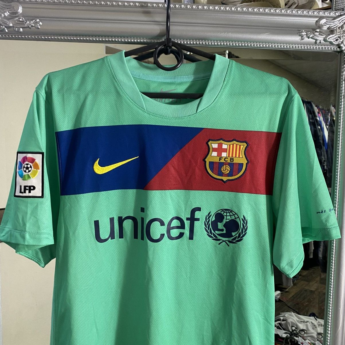 Nike Soccer jersey Barcelona Messi 10 size S Size US S / EU 44-46 / 1 - 7 Thumbnail