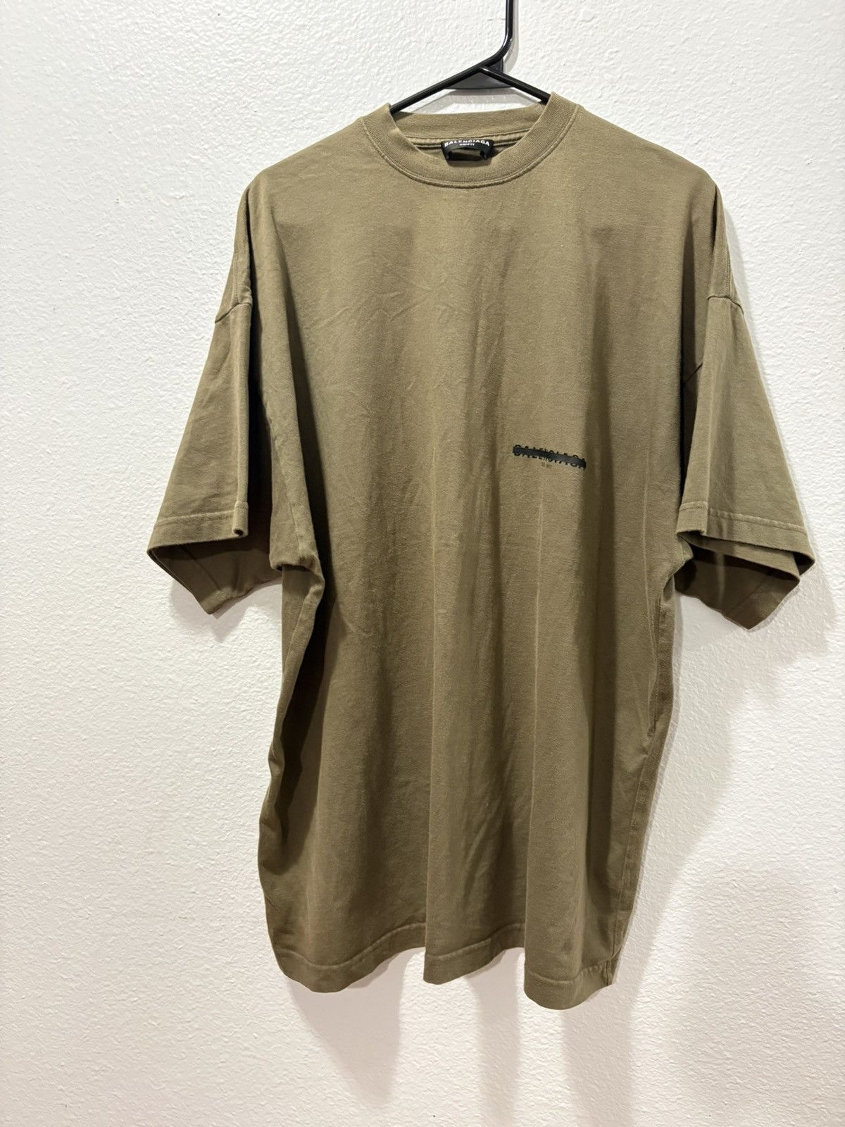 Balenciaga Balenciaga strength through oversized green T-shirt large Size US L / EU 52-54 / 3 - 10 Thumbnail