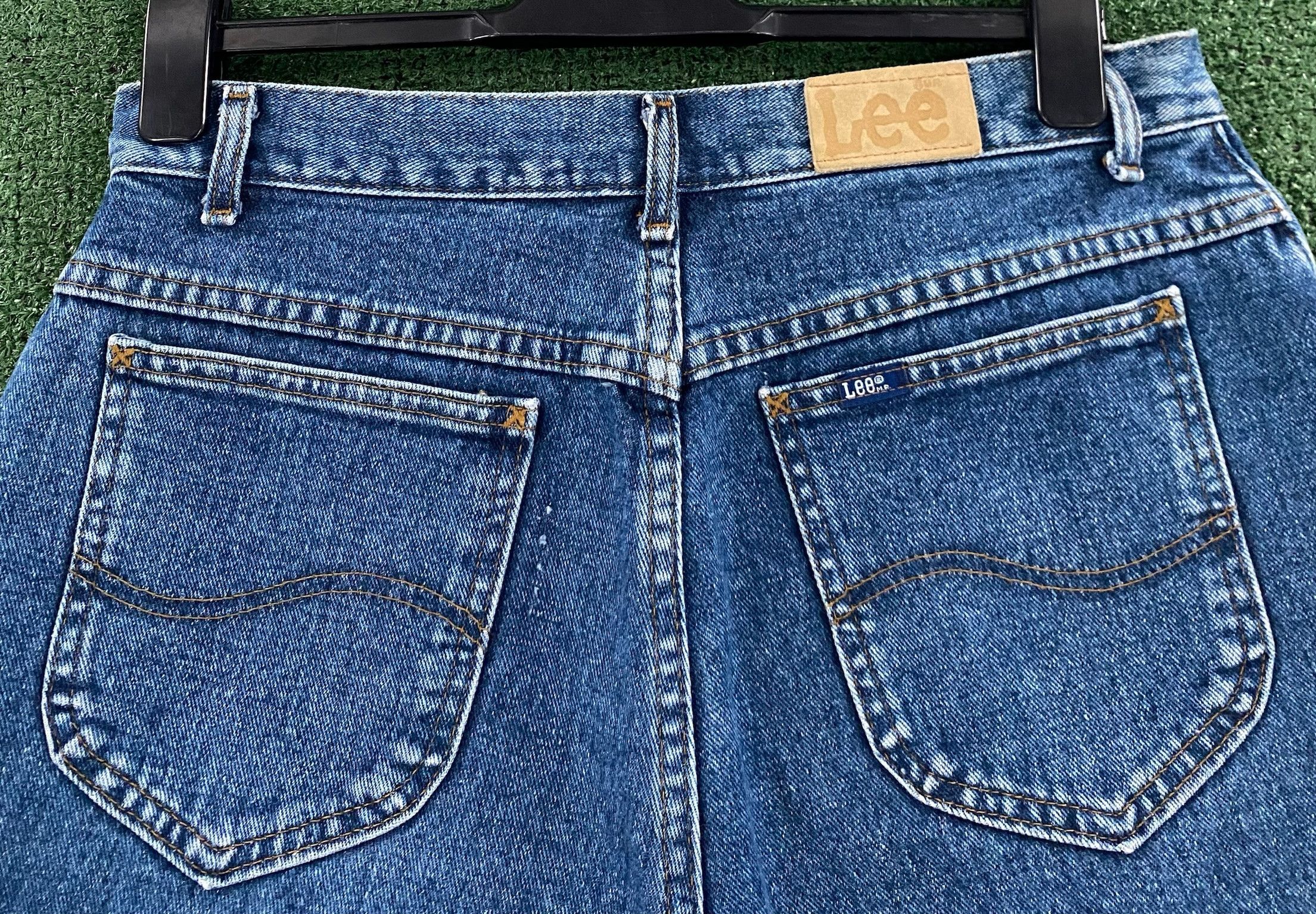 Lee 80’s Lee High Rise Jean Shorts Jorts Women’s Size 32” Wais Size 32" / US 10 / IT 46 - 5 Thumbnail