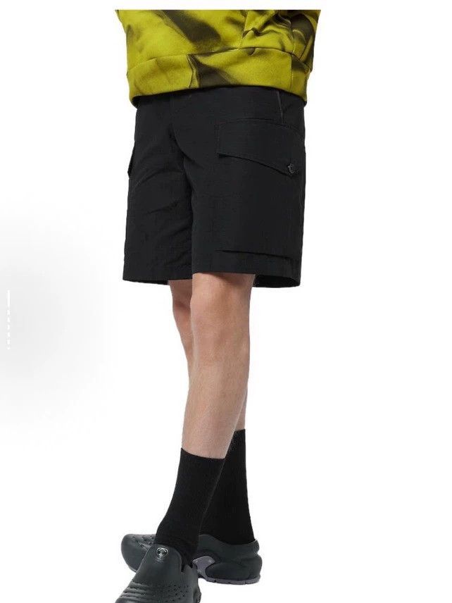 Louis Vuitton Louis Vuitton size US 46 FW23 Zippered Crepe Cargo Shorts Size US 30 / EU 46 - 7 Thumbnail