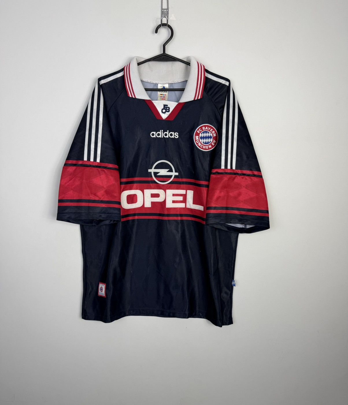 Adidas Adidas FC Bayern Munich 1997/1999 Soccer Jersey Vintage Size US XL / EU 56 / 4 - 1 Thumbnail